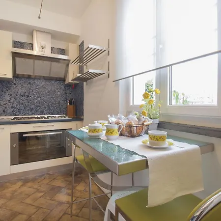 Fiumetto By Interhome مارينا دي بييتراسانْت